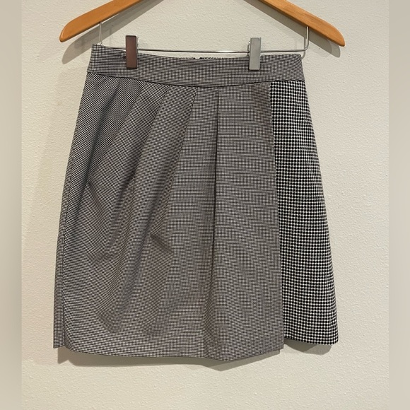 Club Monaco Gingham black and white mini skirt with mock wrap detail.  S… - Picture 1 of 6